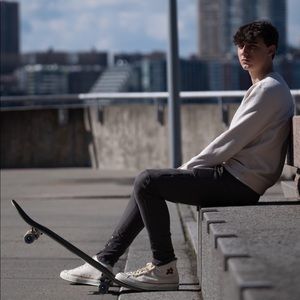 Meet your Posher, Leo